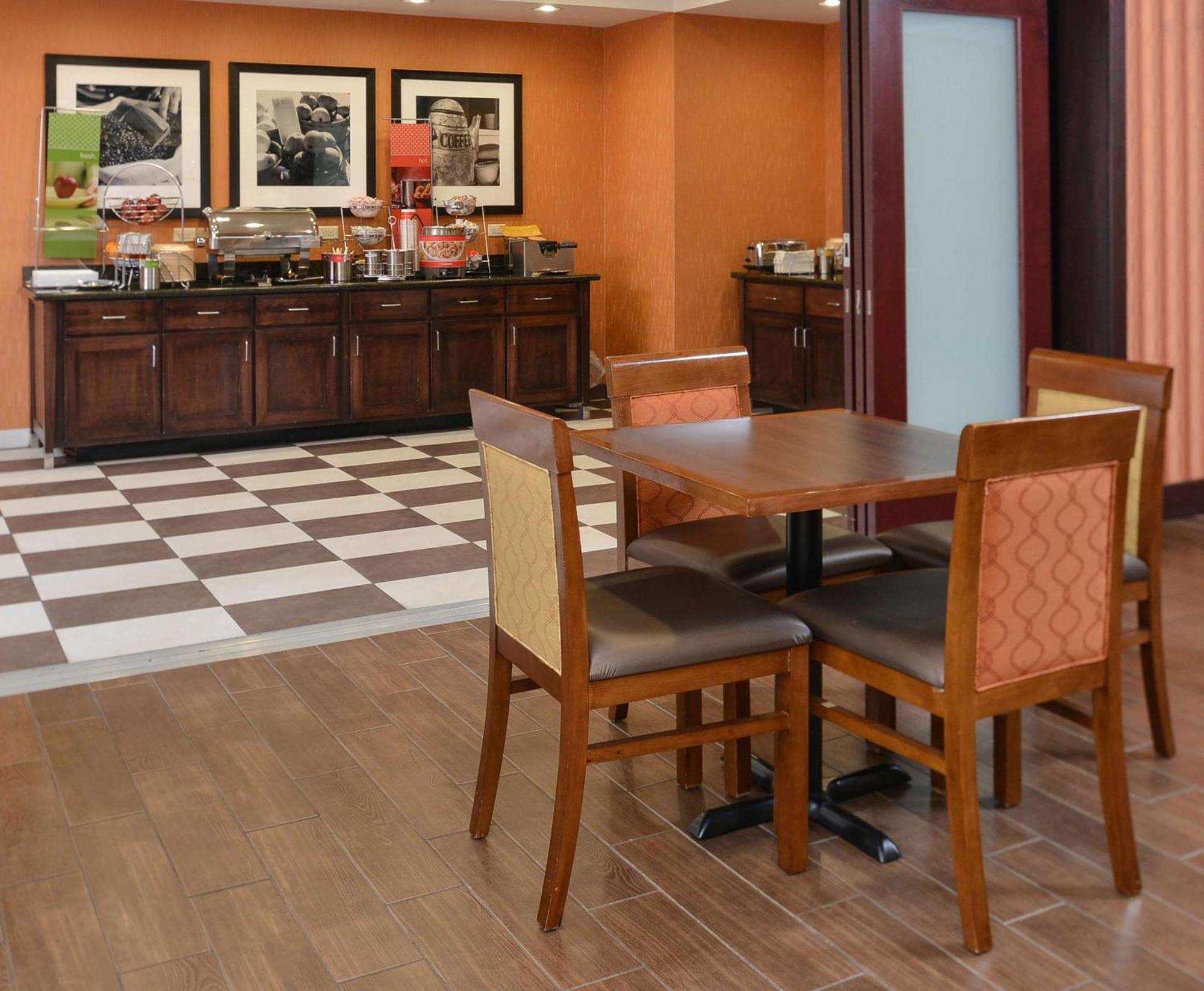 Hampton Inn Ottumwa Экстерьер фото