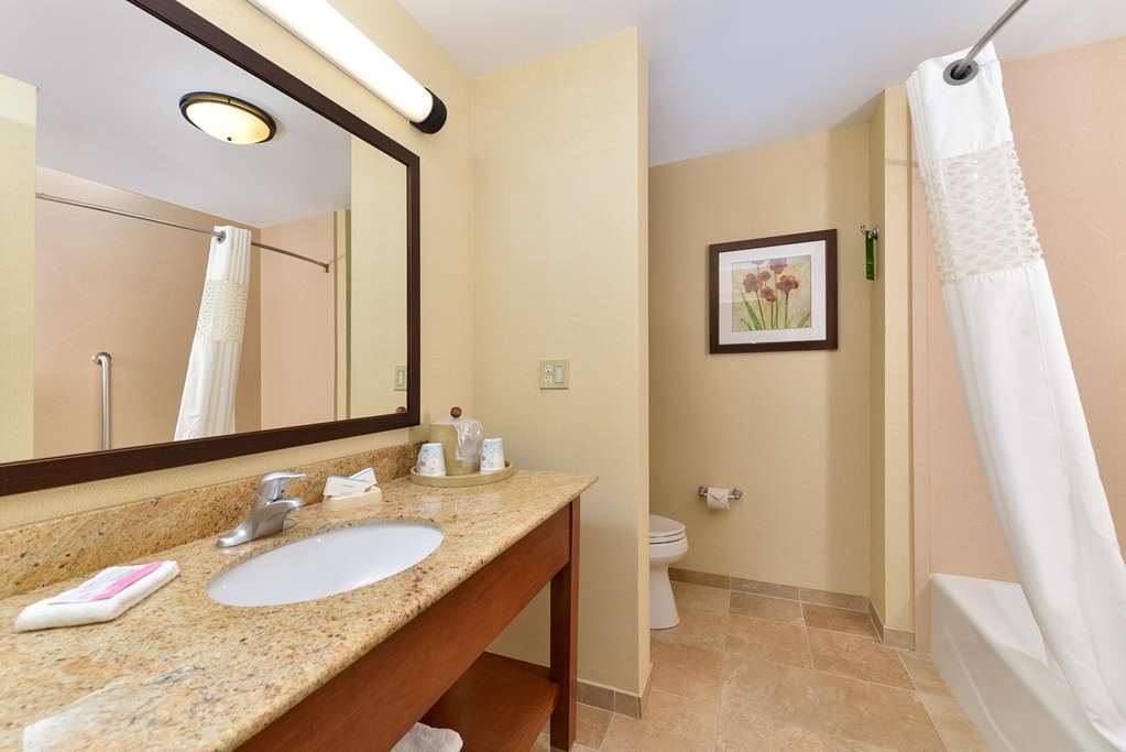 Hampton Inn Ottumwa Номер фото