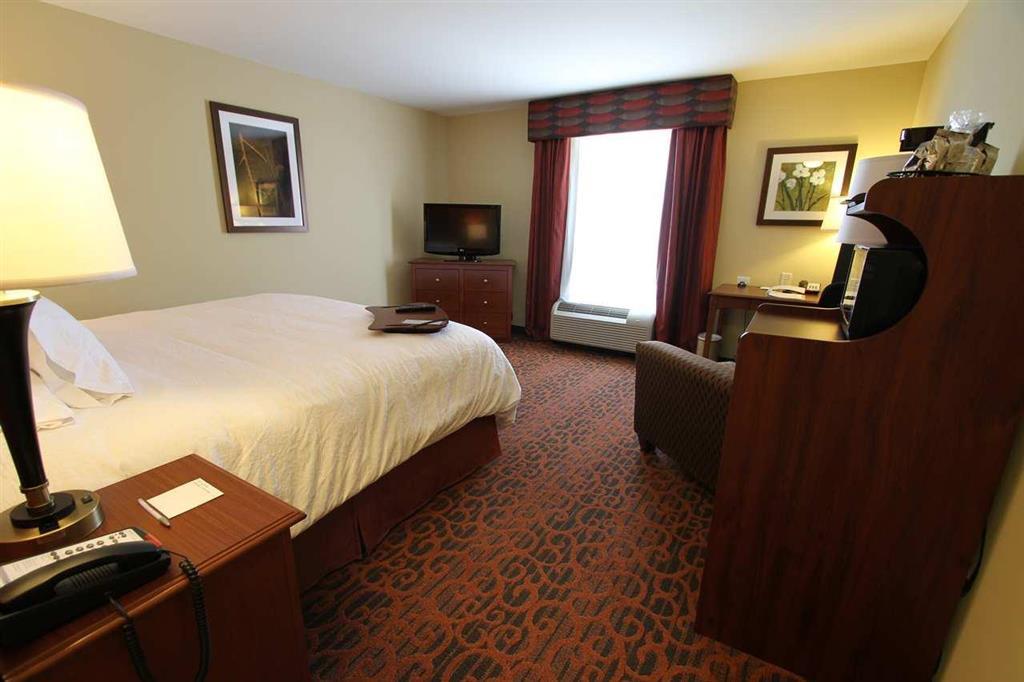 Hampton Inn Ottumwa Номер фото